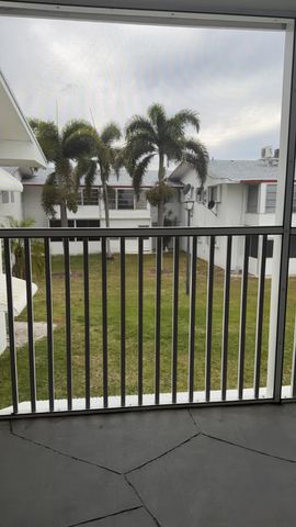 2004 Lake Osborne Drive 17, Lake Worth Beach, FL 33461