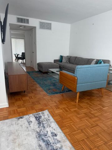 2004 Lake Osborne Drive 17, Lake Worth Beach, FL 33461