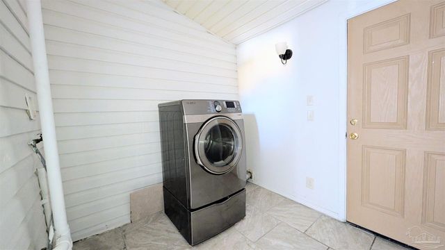 513 N Reus St, Pensacola, FL 32501