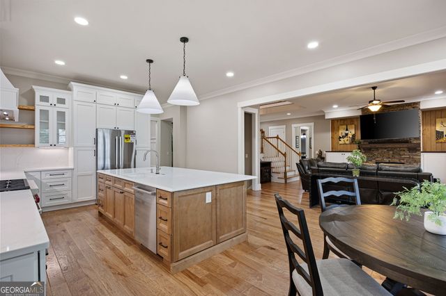 203 Laurel Vista Drive, Canton, GA 30114