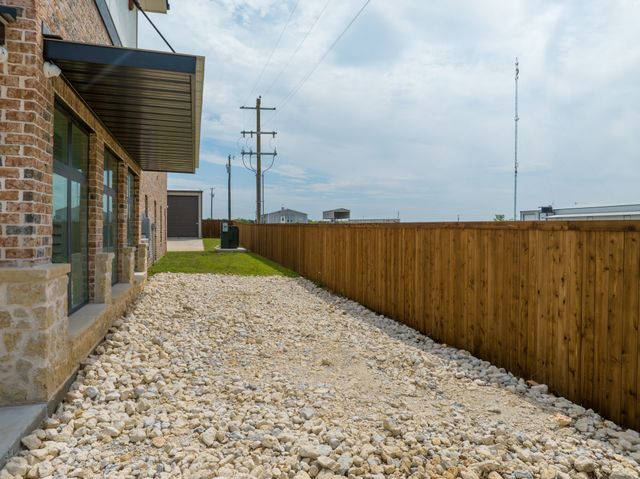 5536 Fm 933 103, Whitney, TX 76692