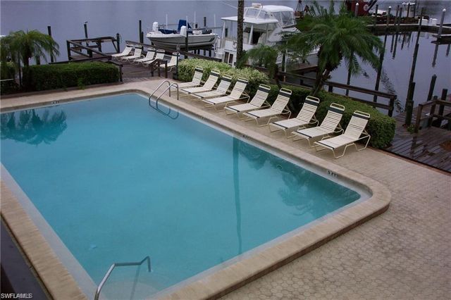271 Southbay DR 235, Naples, FL 34108