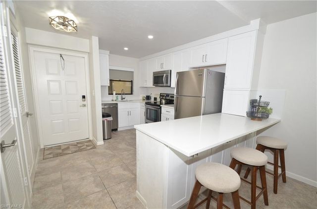 271 Southbay DR 235, Naples, FL 34108