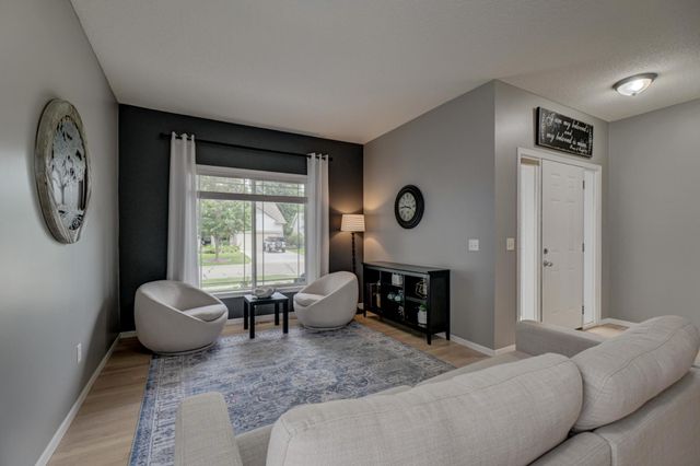 3412 Walden Drive, Woodbury, MN 55129