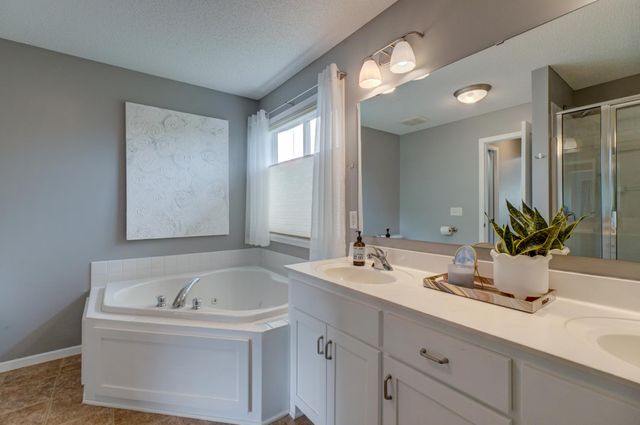 3412 Walden Drive, Woodbury, MN 55129