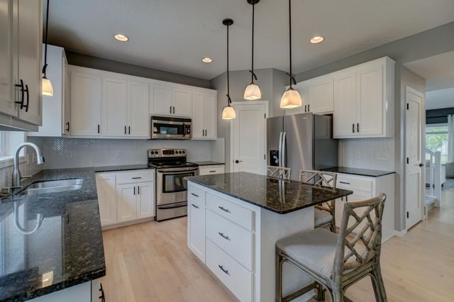 3412 Walden Drive, Woodbury, MN 55129