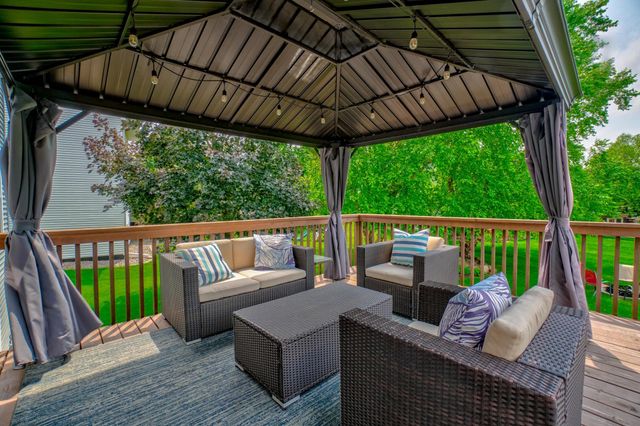 3412 Walden Drive, Woodbury, MN 55129