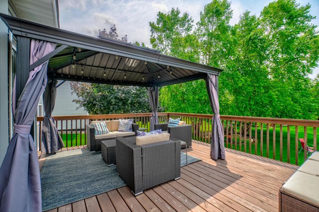 3412 Walden Drive, Woodbury, MN 55129