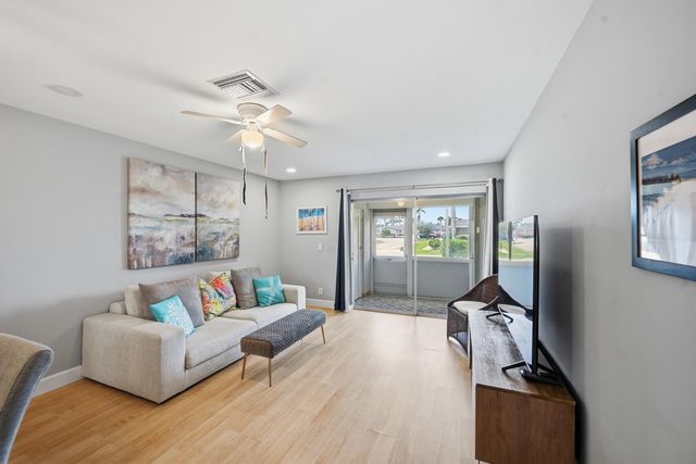 2680 Barkley Drive E C, West Palm Beach, FL 33415