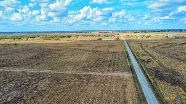10.01 Hiller Rd, Inez, TX 77968