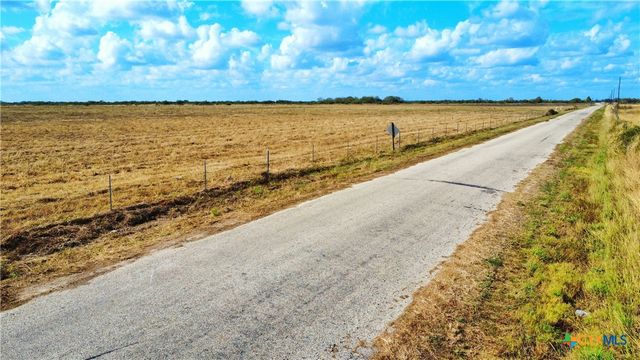 10.01 Hiller Rd, Inez, TX 77968