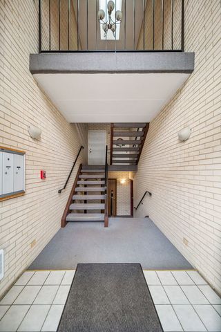 9026 Del Prado Drive 1N, Palos Hills, IL 60465