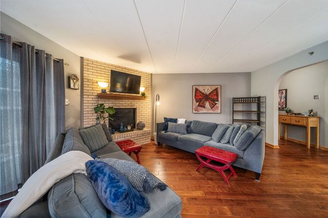 9026 Del Prado Drive 1N, Palos Hills, IL 60465