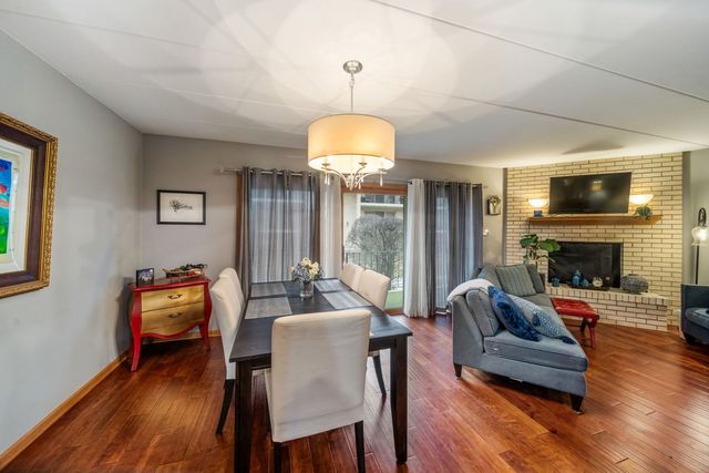 9026 Del Prado Drive 1N, Palos Hills, IL 60465