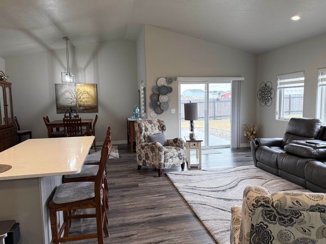 150 Mulberry Loop NE, Minot, ND 58703