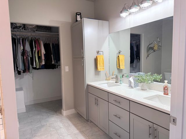 150 Mulberry Loop NE, Minot, ND 58703