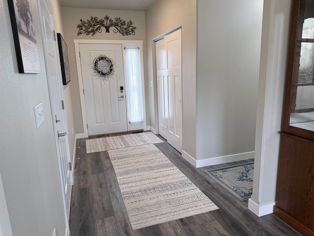 150 Mulberry Loop NE, Minot, ND 58703