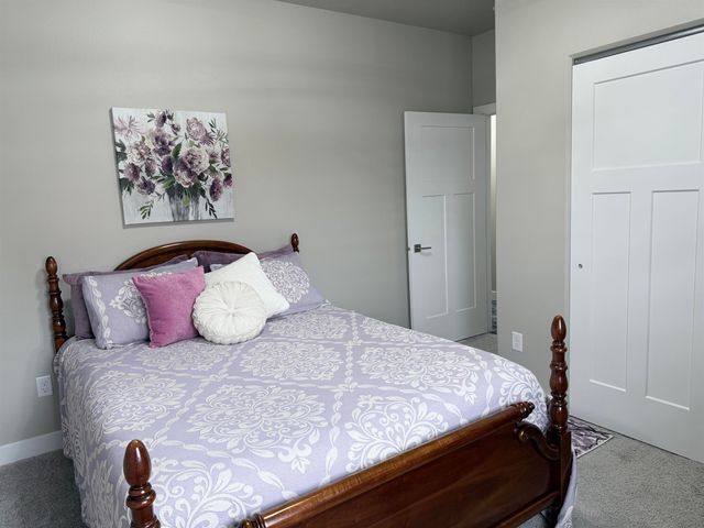 150 Mulberry Loop NE, Minot, ND 58703