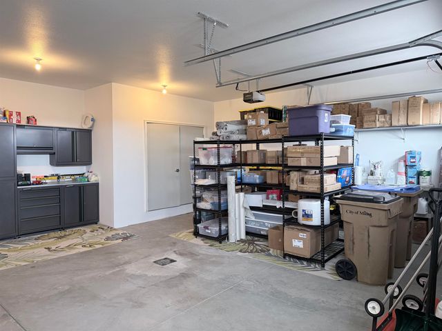 150 Mulberry Loop NE, Minot, ND 58703