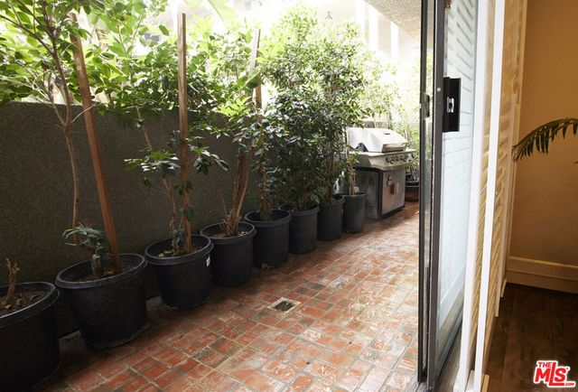 14844 Dickens Street 108, Sherman Oaks, CA 91403