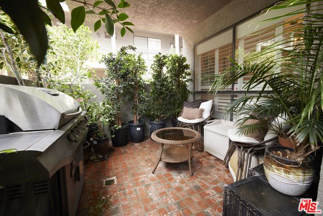 14844 Dickens Street 108, Sherman Oaks, CA 91403