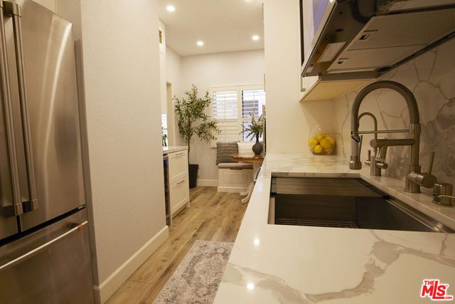 14844 Dickens Street 108, Sherman Oaks, CA 91403