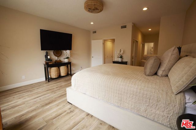 14844 Dickens Street 108, Sherman Oaks, CA 91403