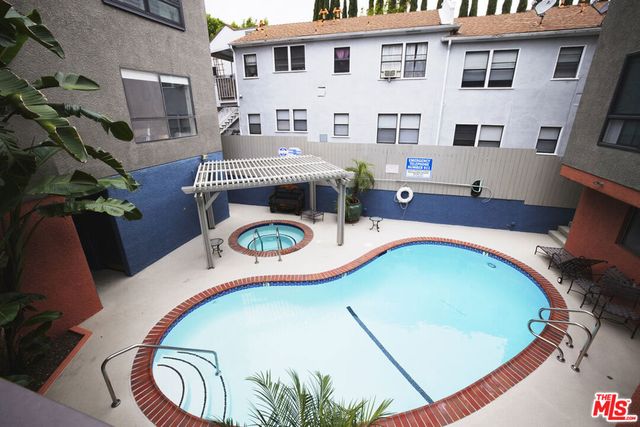 14844 Dickens Street 108, Sherman Oaks, CA 91403