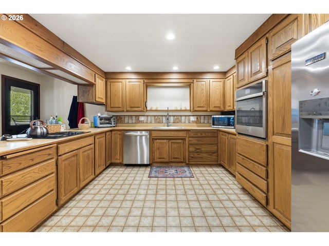 2595 BRUSSELLS St, North Bend, OR 97459