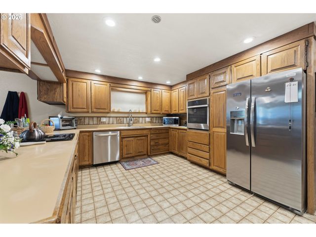 2595 BRUSSELLS St, North Bend, OR 97459