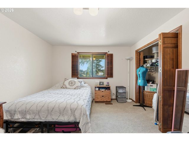 2595 BRUSSELLS St, North Bend, OR 97459