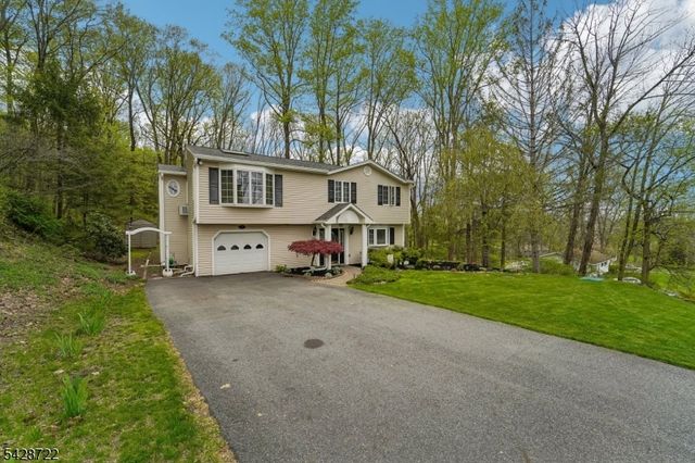 42 Scenic Dr, Green Twp., NJ 07821