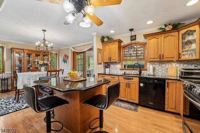 42 Scenic Dr, Green Twp., NJ 07821