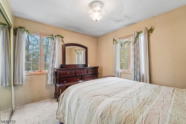 42 Scenic Dr, Green Twp., NJ 07821