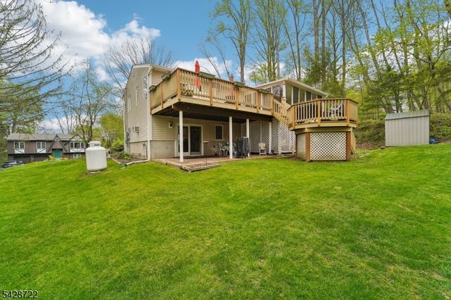 42 Scenic Dr, Green Twp., NJ 07821