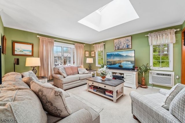 42 Scenic Dr, Green Twp., NJ 07821