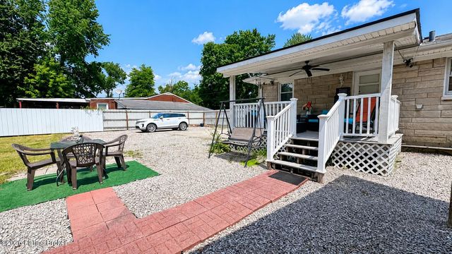 4426 Lynnview Dr, Louisville, KY 40216