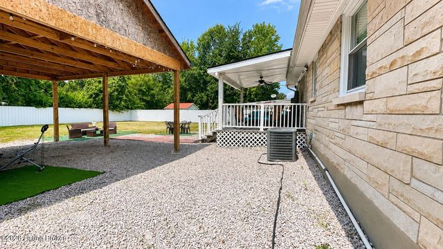 4426 Lynnview Dr, Louisville, KY 40216