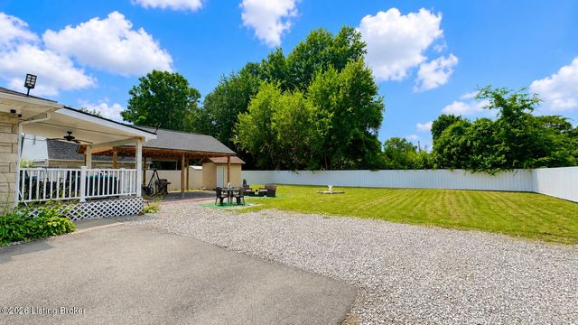 4426 Lynnview Dr, Louisville, KY 40216