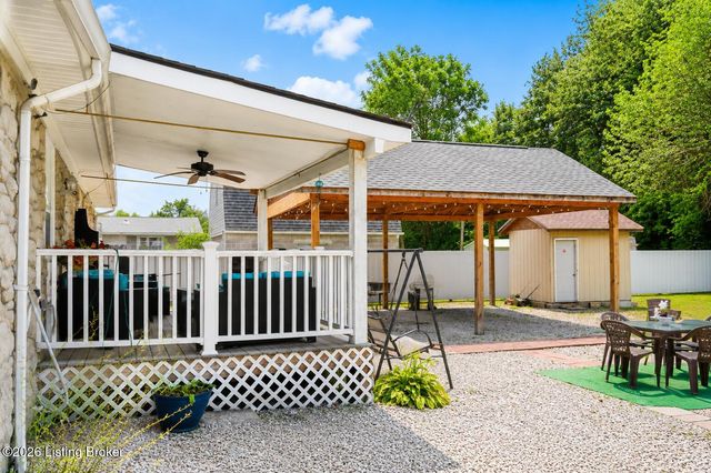 4426 Lynnview Dr, Louisville, KY 40216