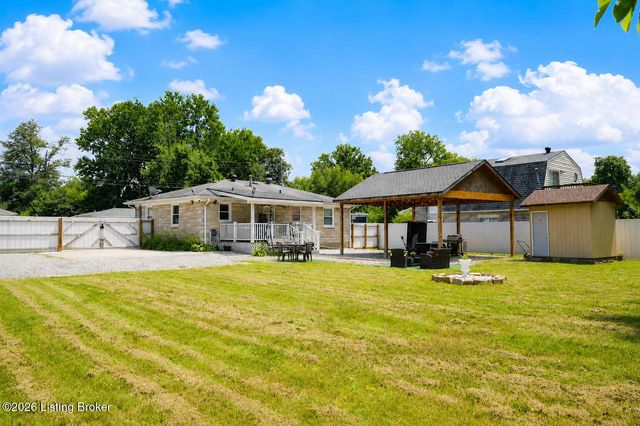 4426 Lynnview Dr, Louisville, KY 40216
