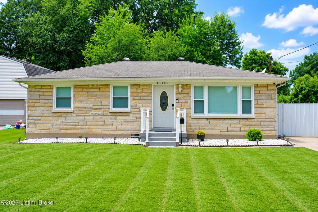 4426 Lynnview Dr, Louisville, KY 40216