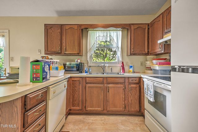 126 Nikki Circle, Church Hill, TN 37642