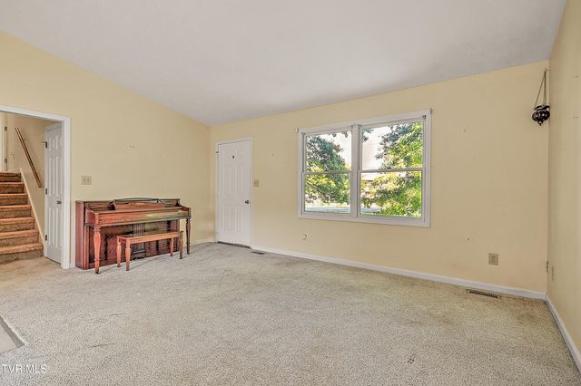 126 Nikki Circle, Church Hill, TN 37642