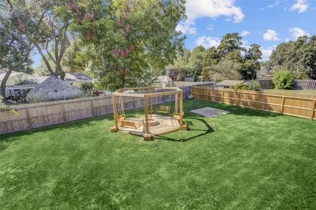 15334 Bratten Lane, Houston, TX 77598