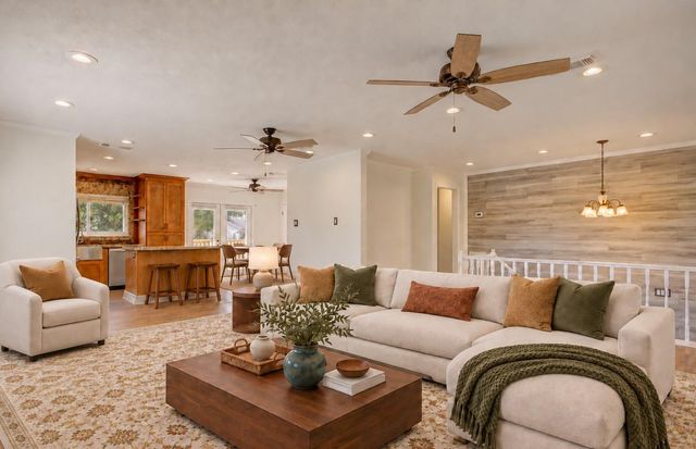 15334 Bratten Lane, Houston, TX 77598