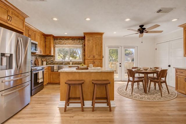 15334 Bratten Lane, Houston, TX 77598