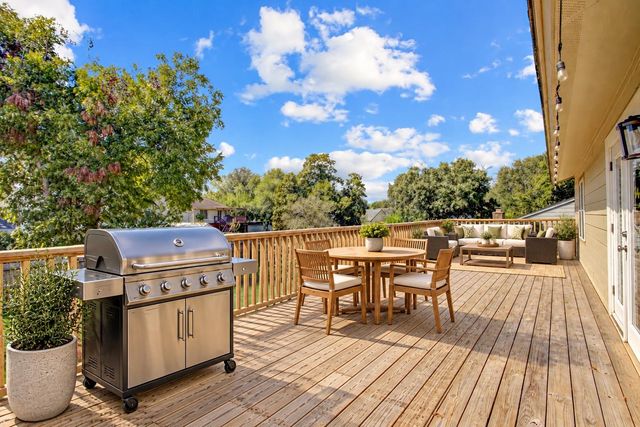 15334 Bratten Lane, Houston, TX 77598