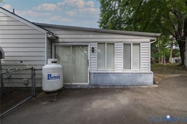 5330 Thornington Dr, North Chesterfield, VA 23237