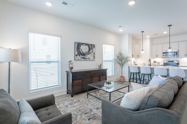 1590 S Watkins Street, Chattanooga, TN 37404